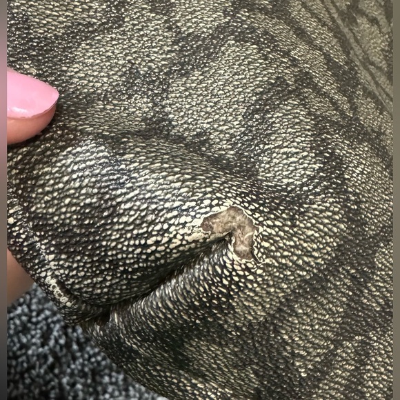 SALE! YSL tote - Picture 6 of 16